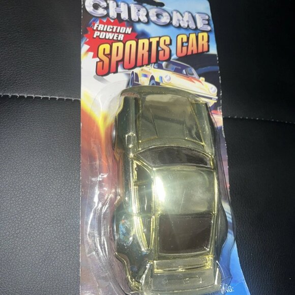 This vintage diecast car is a must-have for any collector or fan of the Porsche - Picture 2 of 8